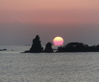 橋杭岩の夕日